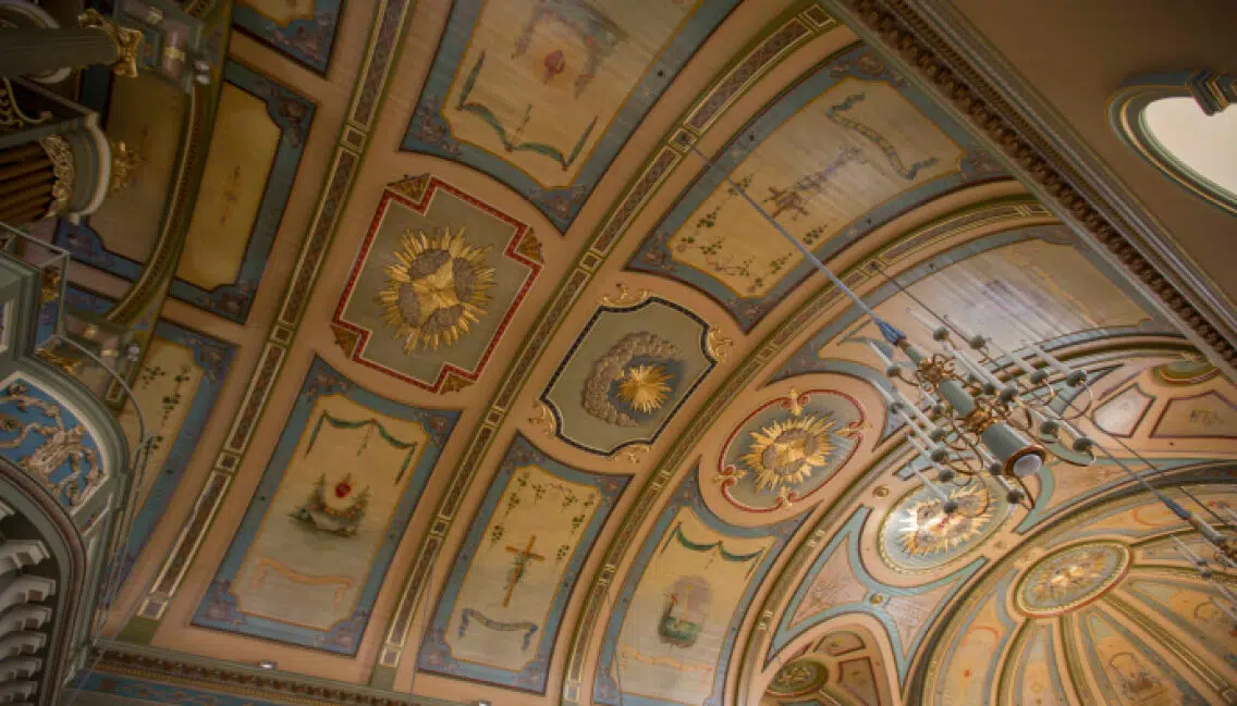 Intérieur de l'église Saint-Famille