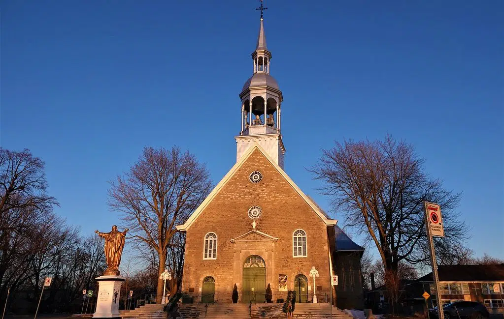 Façade de l'Église Sainte-Famille au Soleil