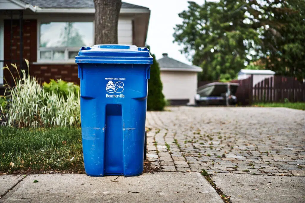 Bac de recyclage bleu de la Ville de Boucherville