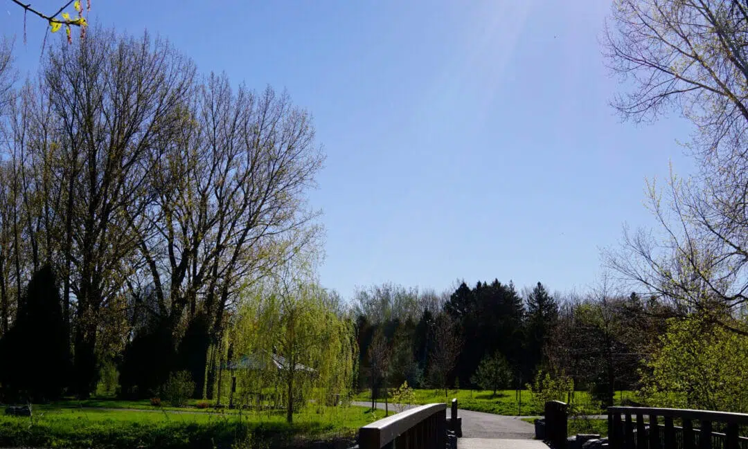 Pont pédestre et cyclable au parc de la Frayère.