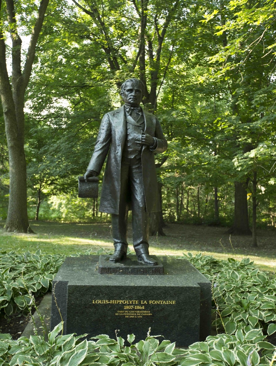 Statue Louis-Hippolyte-La Fontaine