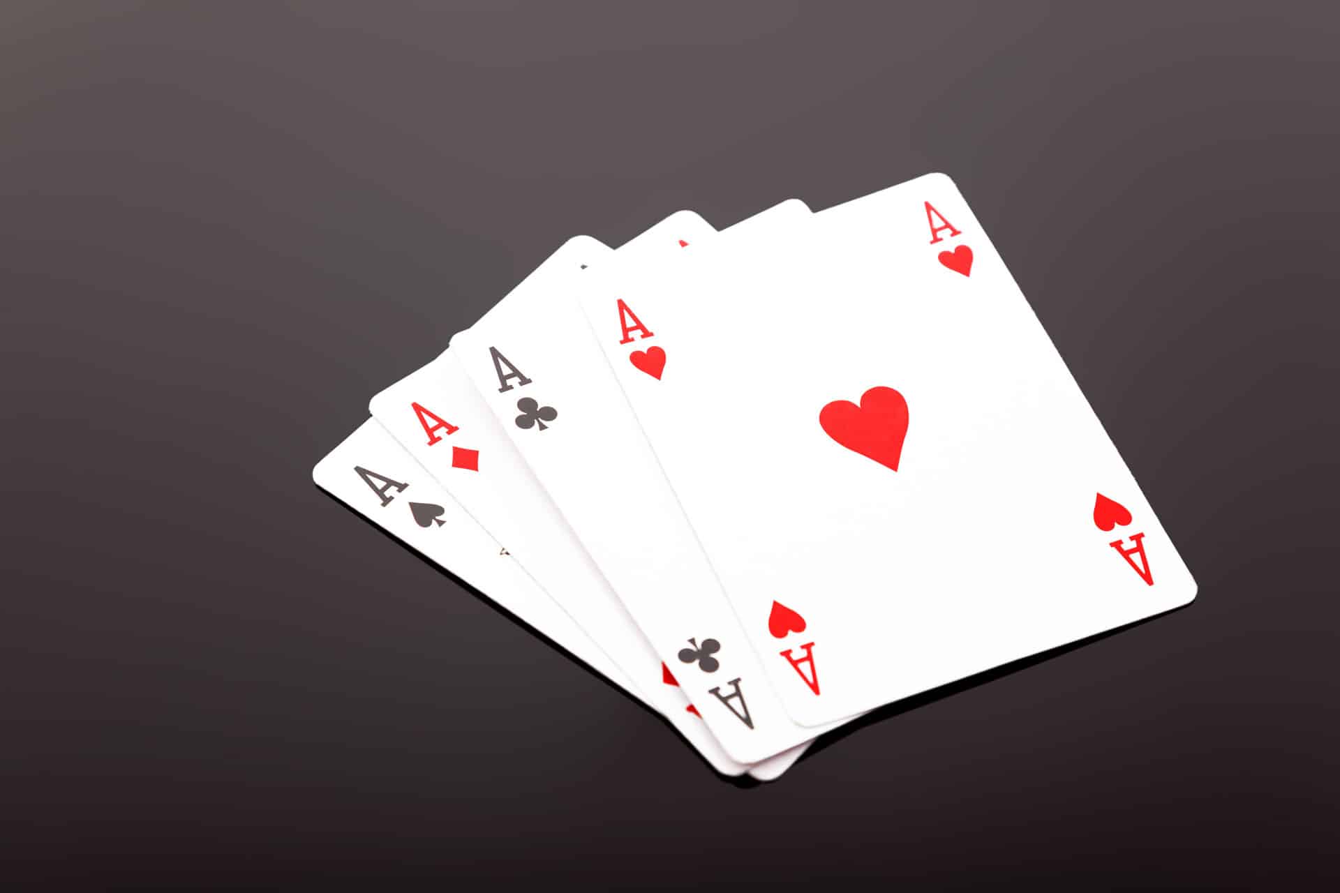 une suite d'as en cartes à jouer