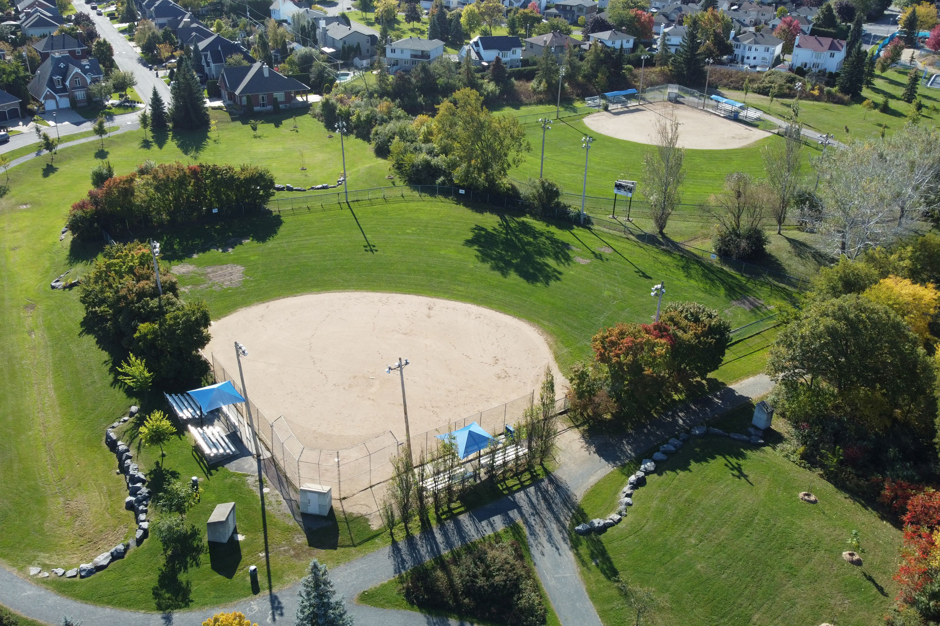 Ancienne Balle Softball Harwood Haïti "Jour Ou Nite" - état Brut Pour Déco
